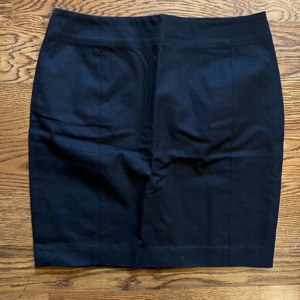 NWT Banana Republic Petite 6 black pencil skirt.